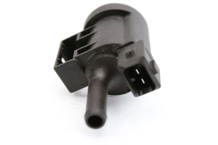 photo de Relè elettrico BMW F GS K81 850 (2018 - 2023) - Dettaglio del componente