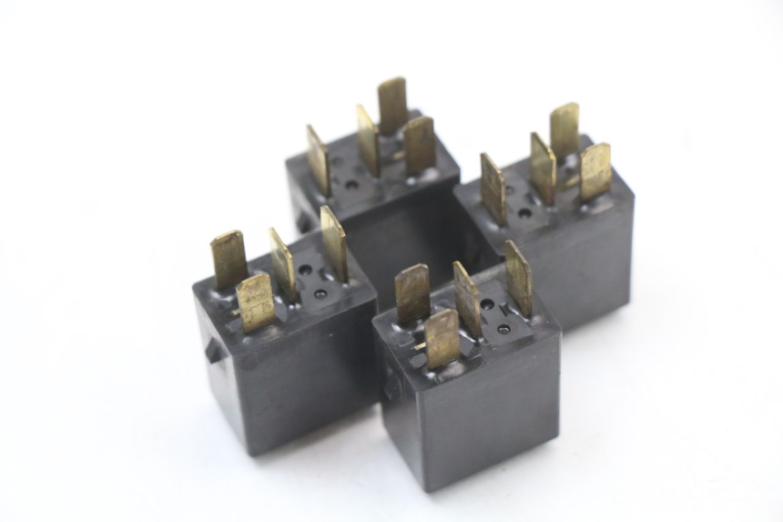 photo de RELE' ELETTRICO HONDA FES S-WING SWING ABS 125 (2007 - 2015) - Zoom sullo stato d'uso