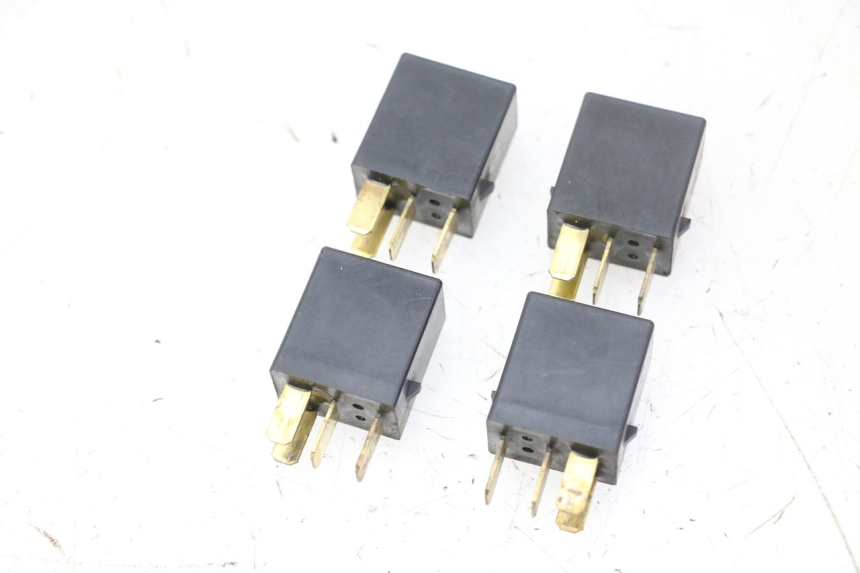 photo de RELE' ELETTRICO HONDA FES S-WING SWING ABS 125 (2007 - 2015) - Vista principale