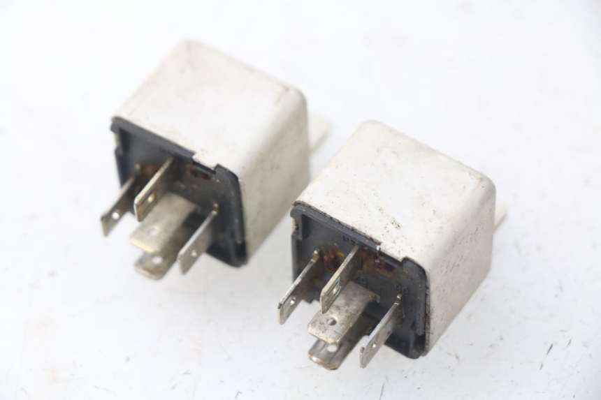 photo de Relè elettrico PIAGGIO FLY IE 125 (2012 - 2017) - Zoom sullo stato d'uso