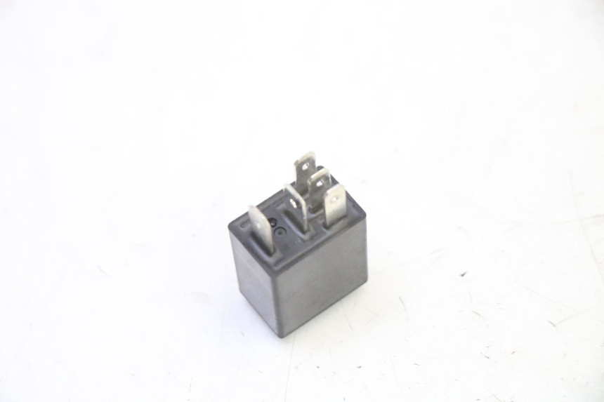 photo de RELE BMW G310 R 310 (2016 - 2020) - Zoom sullo stato d'uso