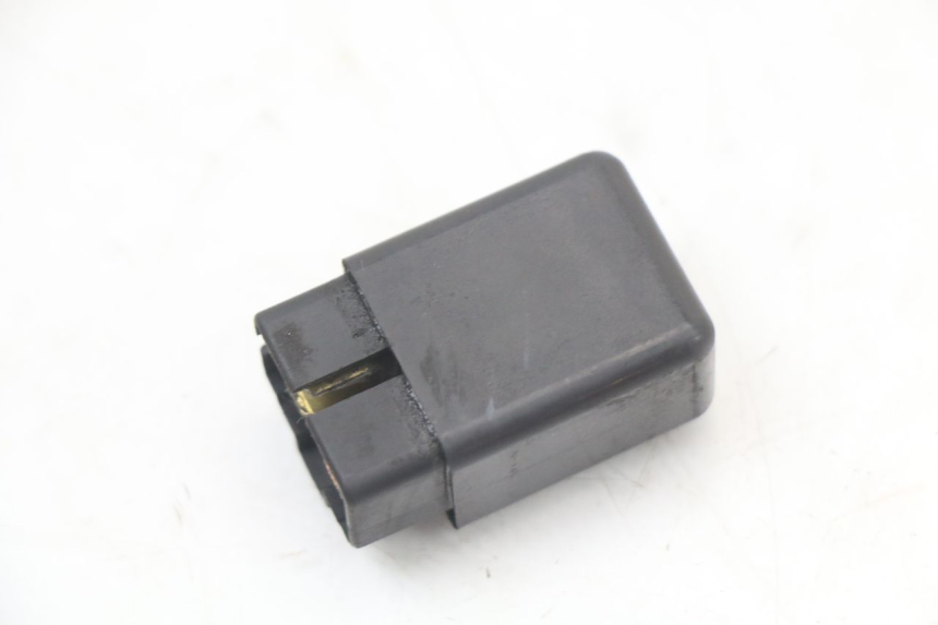 photo de RELÈ ELETTRICO SUZUKI GN 125 (1997 - 2000) - Altra angolazione