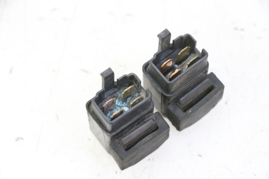 photo de Relè elettrico KYMCO GRAND DINK 125 (2002 - 2007) - Zoom sullo stato d'uso