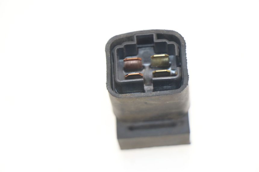 photo de RELÈ ELETTRICO SUZUKI GSR 750 (2011 - 2017) - Zoom sullo stato d'uso