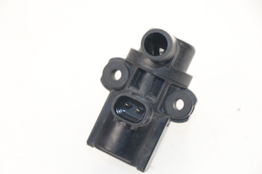 photo de RELÈ ELETTRICO SUZUKI GSR 750 (2011 - 2017) - Zoom sullo stato d'uso