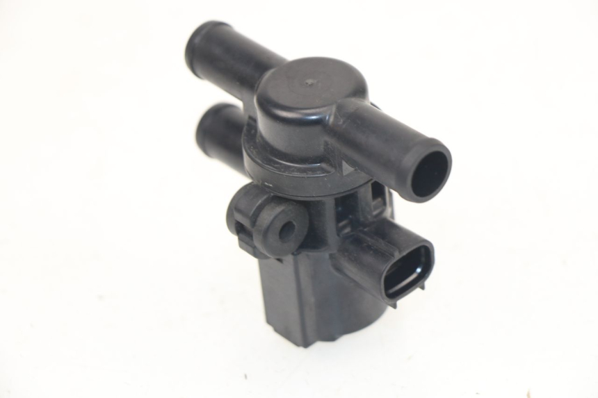 photo de RELÈ ELETTRICO SUZUKI GSR 750 (2011 - 2017) - Altra angolazione