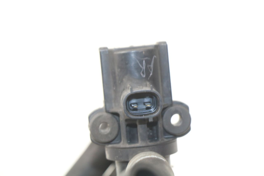 photo de Relè elettrico SUZUKI GSX-R GSXR 750 (2011 - 2016) - Zoom sullo stato d'uso