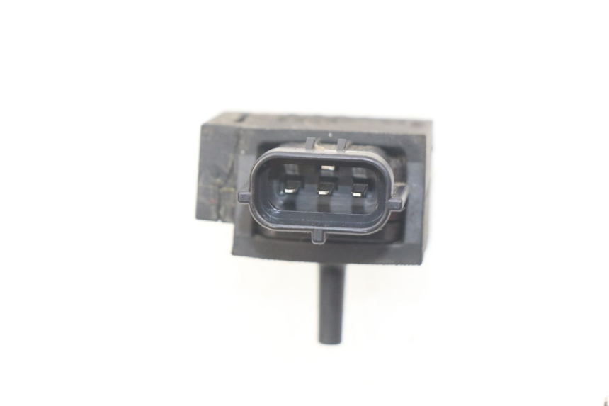 photo de Relè elettrico SUZUKI GSX-R GSXR 750 (2011 - 2016) - Dettaglio del componente