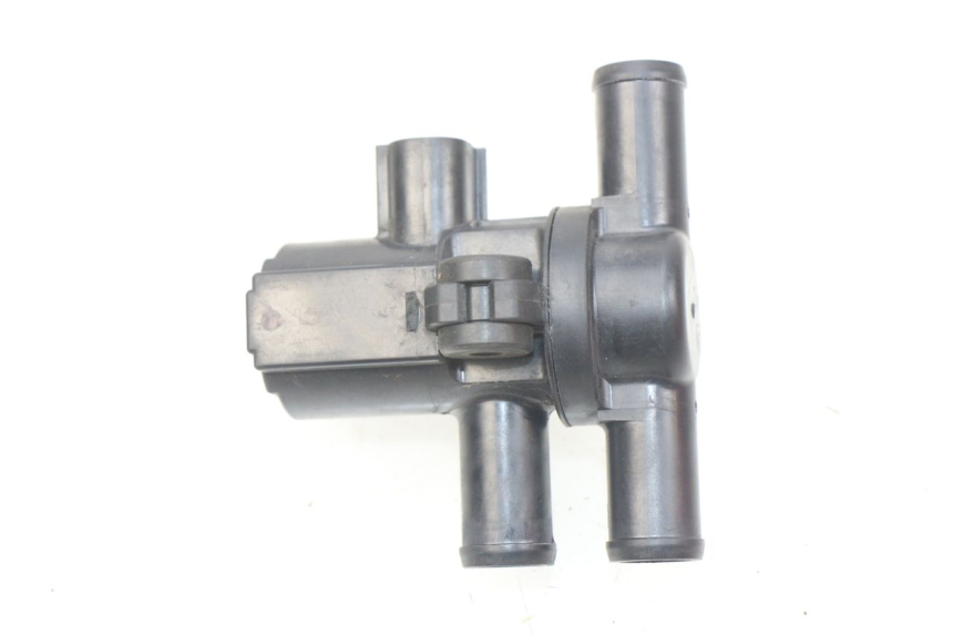 photo de Relè elettrico SUZUKI GSX-R GSXR 750 (2011 - 2016) - Dettaglio del componente