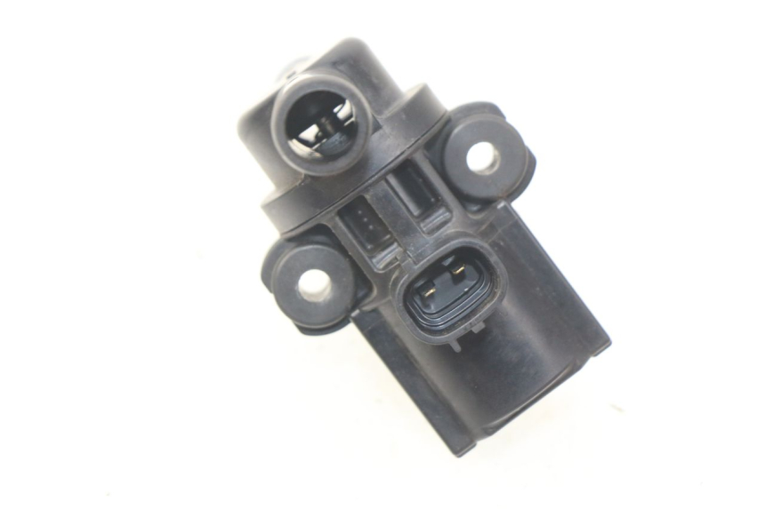 photo de Relè elettrico SUZUKI GSX-R GSXR 750 (2011 - 2016) - Zoom sullo stato d'uso