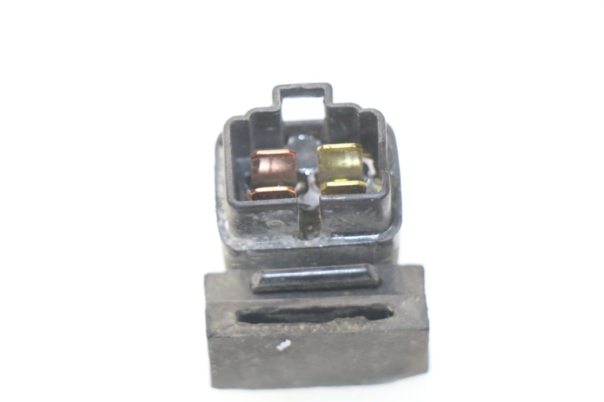 photo de Relè elettrico SYM GTS EFI ABS 125 (2012 - 2016) - Primo piano tecnico