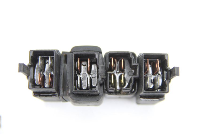 photo de Relè elettrico SYM GTS EFI ABS 125 (2012 - 2016) - Primo piano tecnico