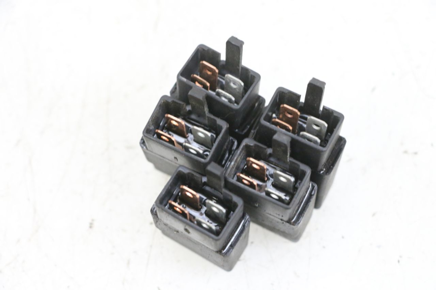 photo de Relè elettrico SYM GTS EVO 125 (2009 - 2013) - Zoom sullo stato d'uso