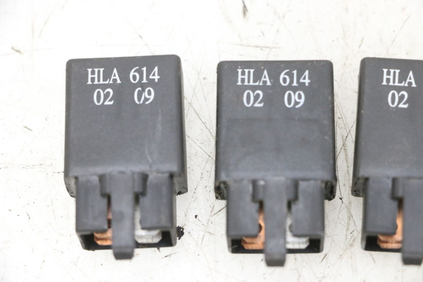 photo de Relè elettrico SYM GTS EVO 125 (2009 - 2013) - Primo piano tecnico