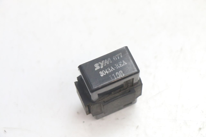 photo de Relè elettrico SYM GTS EVO 125 (2009 - 2013) - Altra angolazione