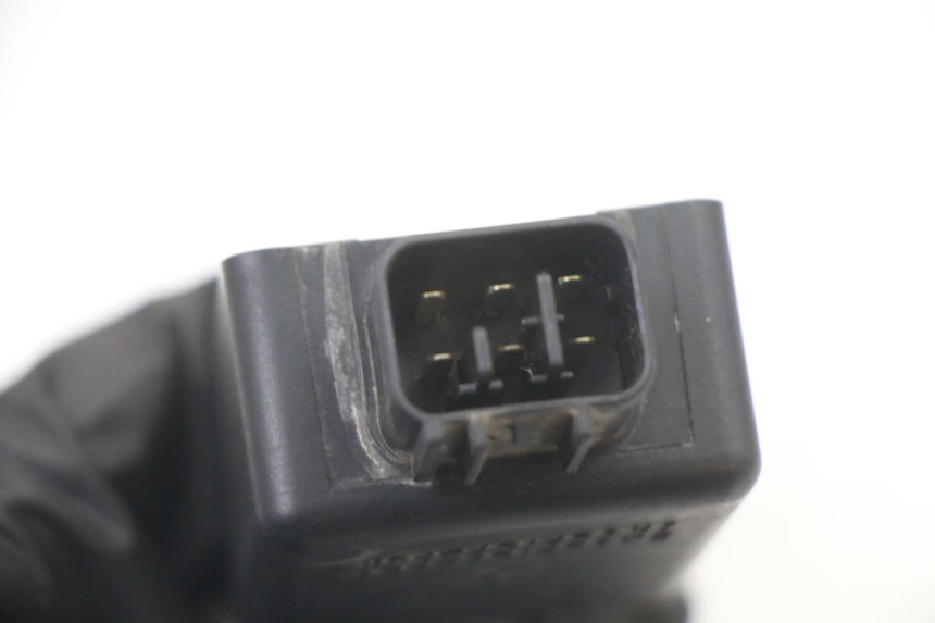 photo de RELE' ELETTRICO KAWASAKI ZR7 ZR-7 S 750 (1999 - 2004) - Zoom sullo stato d'uso