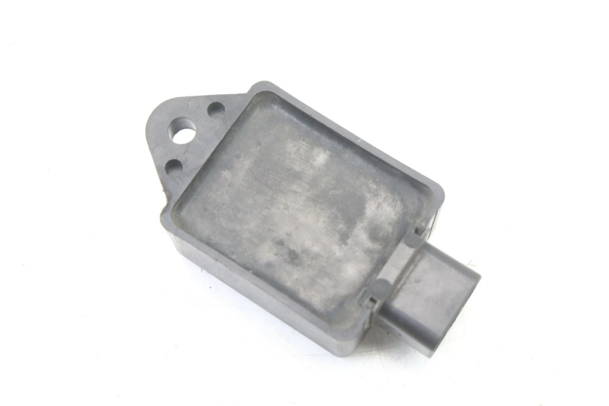 photo de RELE' ELETTRICO KAWASAKI ZR7 ZR-7 S 750 (1999 - 2004) - Altra angolazione