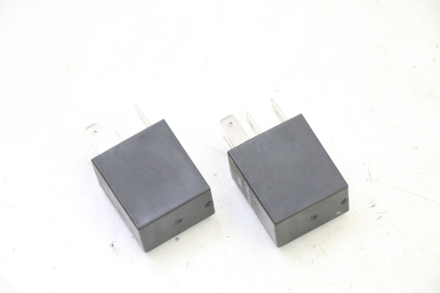 photo de RELE' ELETTRICO PEUGEOT KISBEE 4T 50 (2018 - 2022) - Altra angolazione