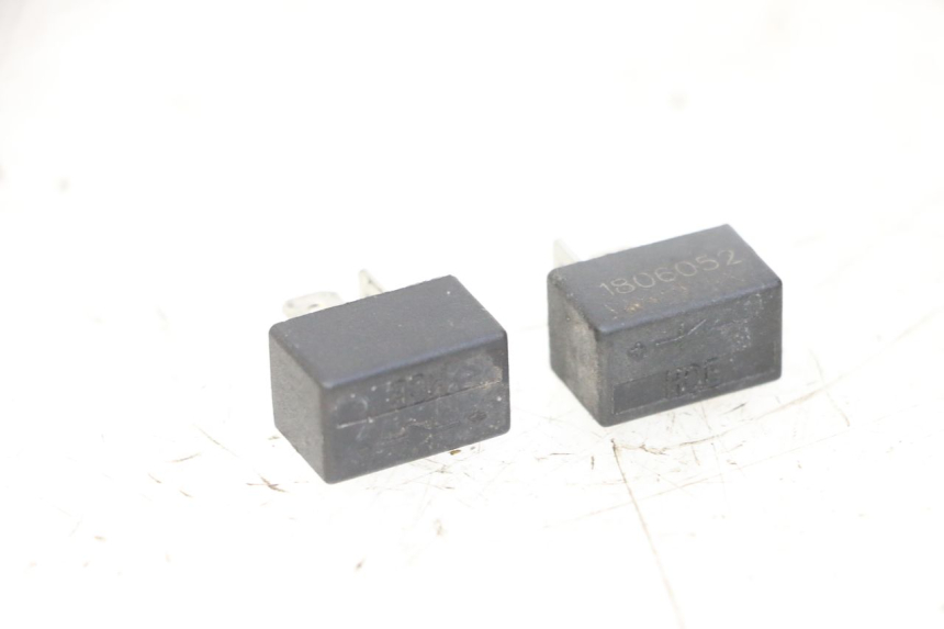 photo de RELE' ELETTRICO PEUGEOT KISBEE 4T 50 (2018 - 2022) - Vista principale