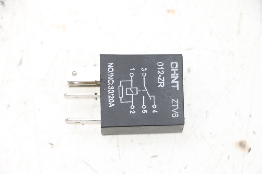 photo de RELE' ELETTRICO PEUGEOT KISBEE 4T 50 (2018 - 2022) - Dettaglio del componente