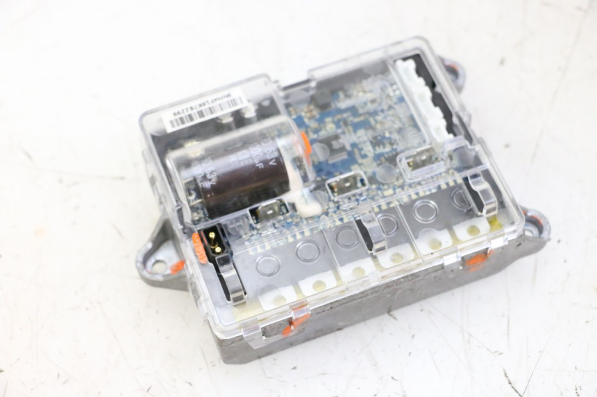 photo de RELAY ELETTRICO XIAOMI MI PRO 2 1 - Stato della superficie e materiale