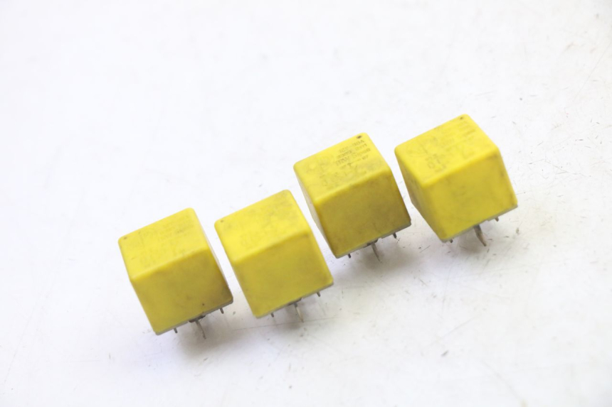 photo de RELE' ELETTRICO PIAGGIO MP3 RL 250 (2006 - 2010) - Dettaglio del componente