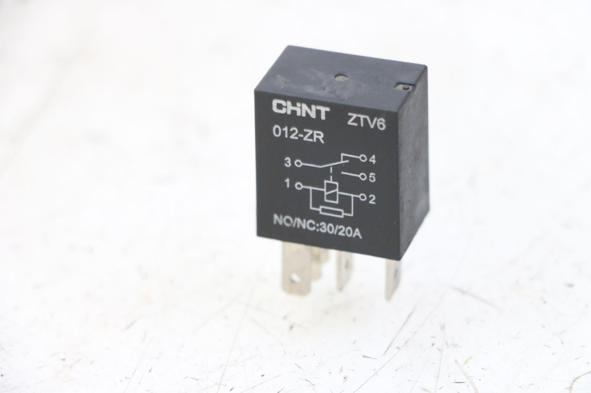 photo de RELE' ELETTRICO PEUGEOT KISBEE 4T 50 (2018 - 2022) - Zoom sullo stato d'uso