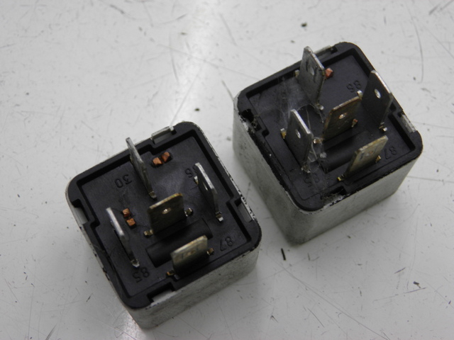 photo de Relè elettrico PIAGGIO MP3 RL 125 (2008 - 2009) - Dettaglio del componente