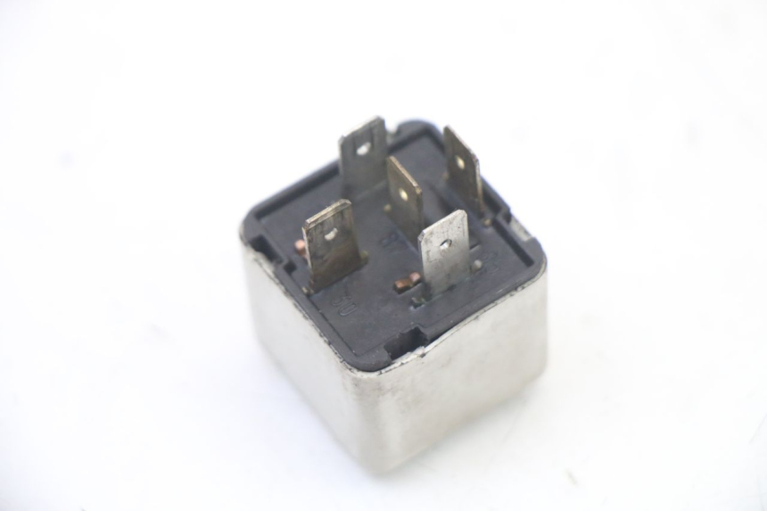 photo de RELE' ELETTRICO PIAGGIO VESPA GRANTURISMO 125 (2003 - 2007) - Zoom sullo stato d'uso