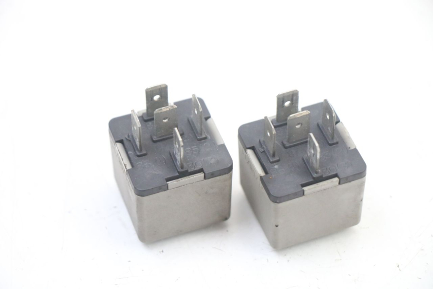 photo de Relè elettrico PIAGGIO VESPA LX IE 125 (2010 - 2012) - Altra angolazione