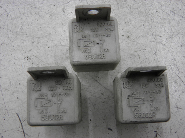 photo de Relè elettrico PIAGGIO X9 250 (2000 - 2002) - Zoom sullo stato d'uso