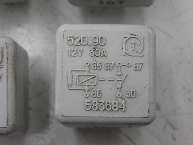 photo de Relè elettrico PIAGGIO XEVO 400 (2007) - Zoom sullo stato d'uso