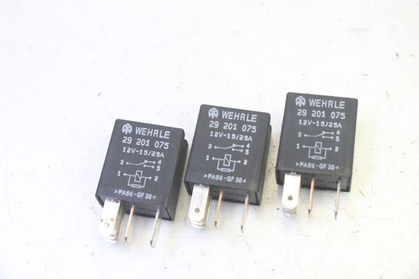 photo de RELE LIGIER PULSE 3 1 (2014 - 2020) - Dettagli dei punti di fissaggio