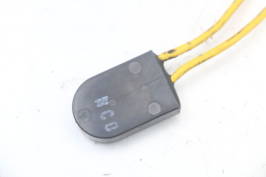 photo de RELÈ ELETTRICO APRILIA SCARABEO GT 125 (1999 - 2007) - Altra angolazione