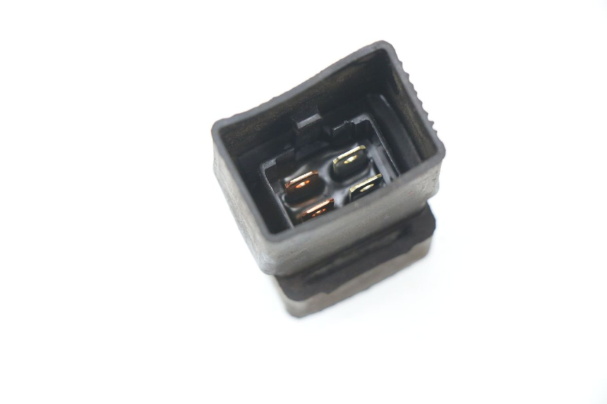 photo de RELÈ ELETTRICO HONDA SES DYLAN 125 (2002 - 2006) - Zoom sullo stato d'uso