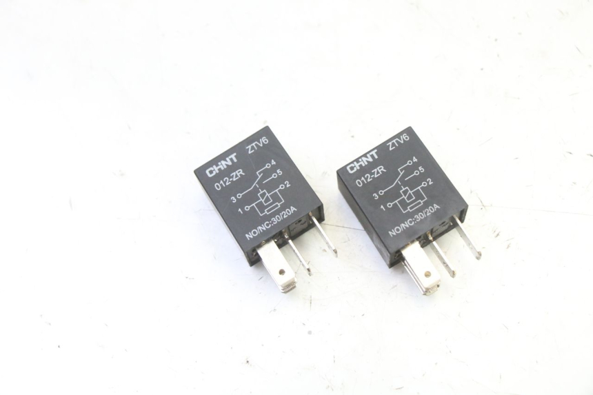 photo de RELE PEUGEOT STREETZONE I NAKED 2T 50 (2018 - 2020) - Vista principale