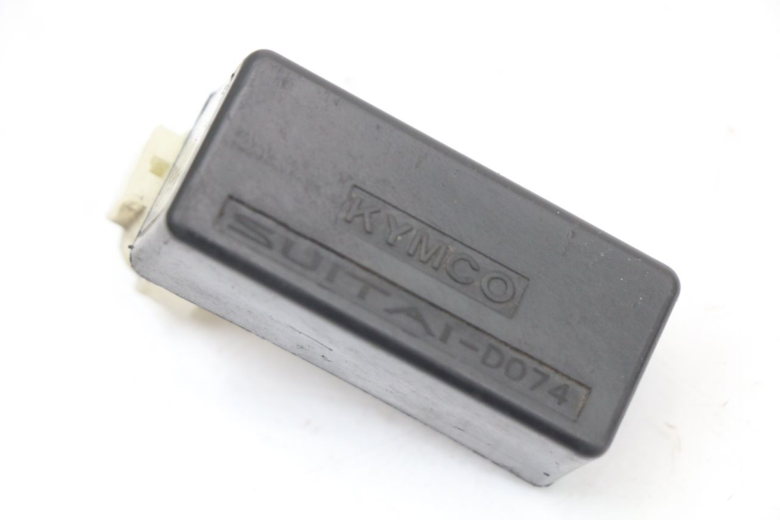 photo de RELE KYMCO SUPER 8 4T 50 (2021 - 2024) - Altra angolazione