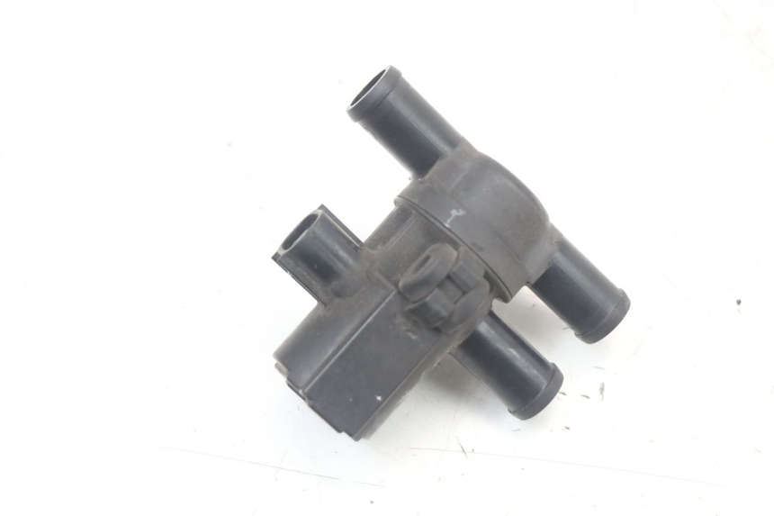 photo de RELÈ ELETTRICO SUZUKI GSR 750 (2011 - 2017) - Zoom sullo stato d'uso