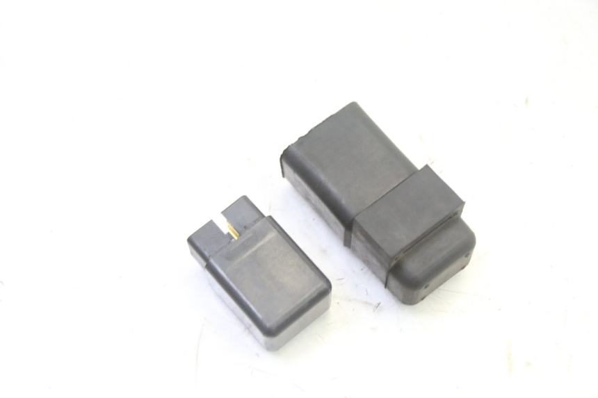 photo de Relè elettrico SUZUKI SV S 650 (2003 - 2009) - Zoom sullo stato d'uso