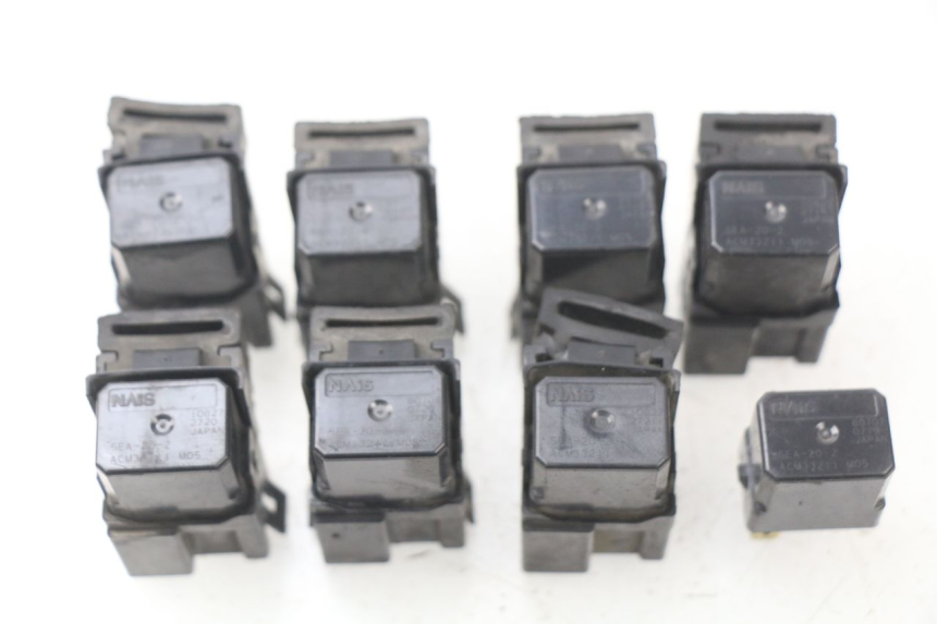 photo de RELE' ELETTRICO YAMAHA TDM ABS 900 (2002 - 2014) - Stato della superficie e materiale