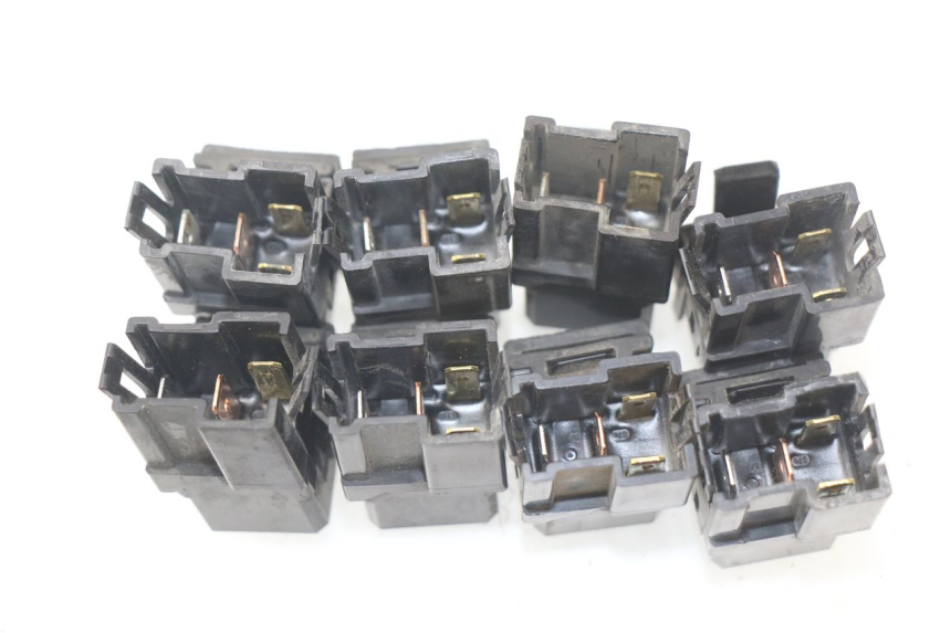 photo de RELE' ELETTRICO YAMAHA TDM ABS 900 (2002 - 2014) - Dettaglio del componente