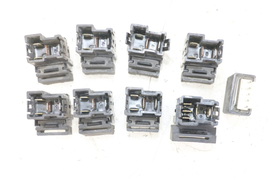 photo de RELE' ELETTRICO YAMAHA TDM ABS 900 (2002 - 2014) - Stato della superficie e materiale