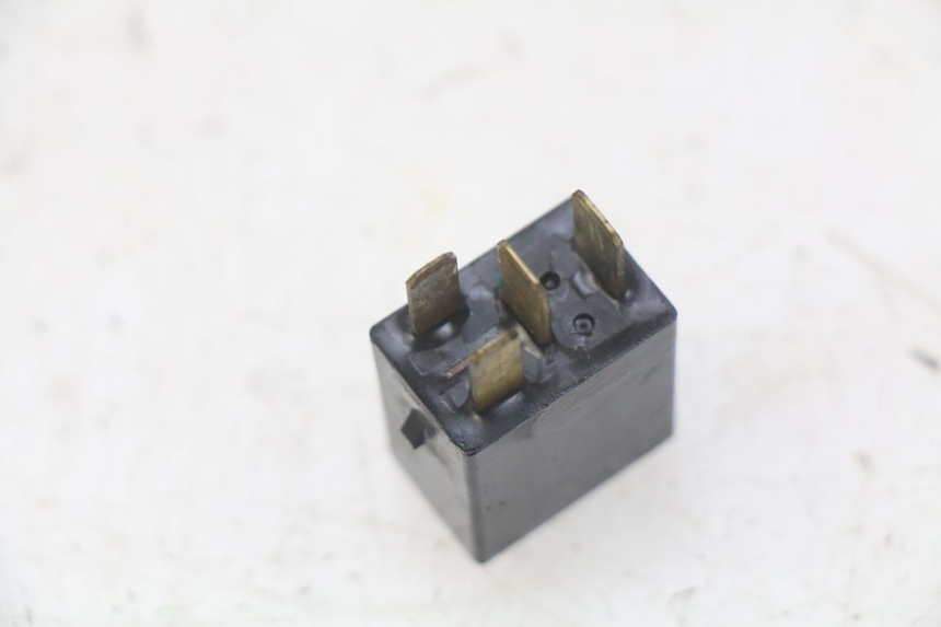 photo de RELE' ELETTRICO PEUGEOT TWEET 125 (2010 - 2017) - Altra angolazione