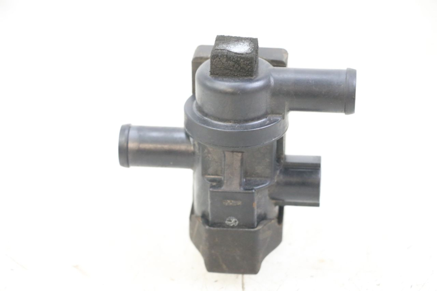 photo de RELE' ELETTRICO KAWASAKI VERSYS ABS 650 (2015 - 2018) - Zoom sullo stato d'uso