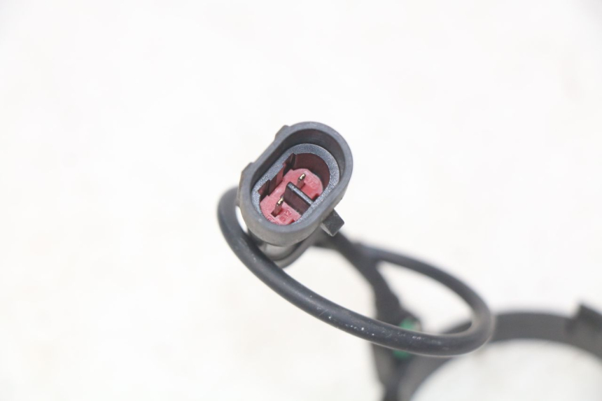 photo de RELE' ELETTRICO PIAGGIO VESPA GTS IGET ABS 125 (2017 - 2023) - Altra angolazione