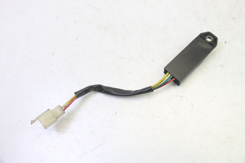 photo de RELE' ELETTRICO PEUGEOT VIVACITY NEW 4T 50 (2008 - 2017) - Altra angolazione