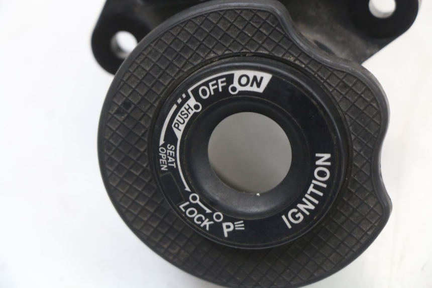 photo de RELE' ELETTRICO YAMAHA X-MAX XMAX 125 (2010 - 2013) - Altra angolazione