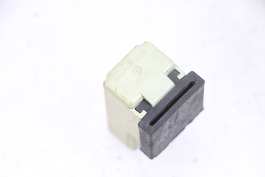 photo de RELE' ELETTRICO YAMAHA X-MAX XMAX 125 (2010 - 2013) - Altra angolazione