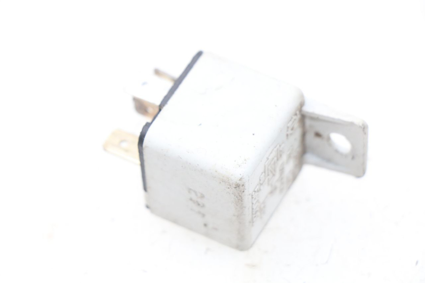 photo de RELE' ELETTRICO PIAGGIO X9 125 (2000 - 2003) - Dettaglio del componente