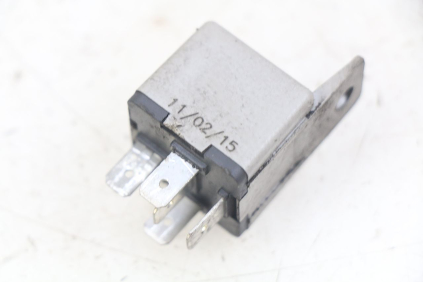 photo de RELE' ELETTRICO PIAGGIO XEVO - X EVO 125 (2007 - 2017) - Altra angolazione